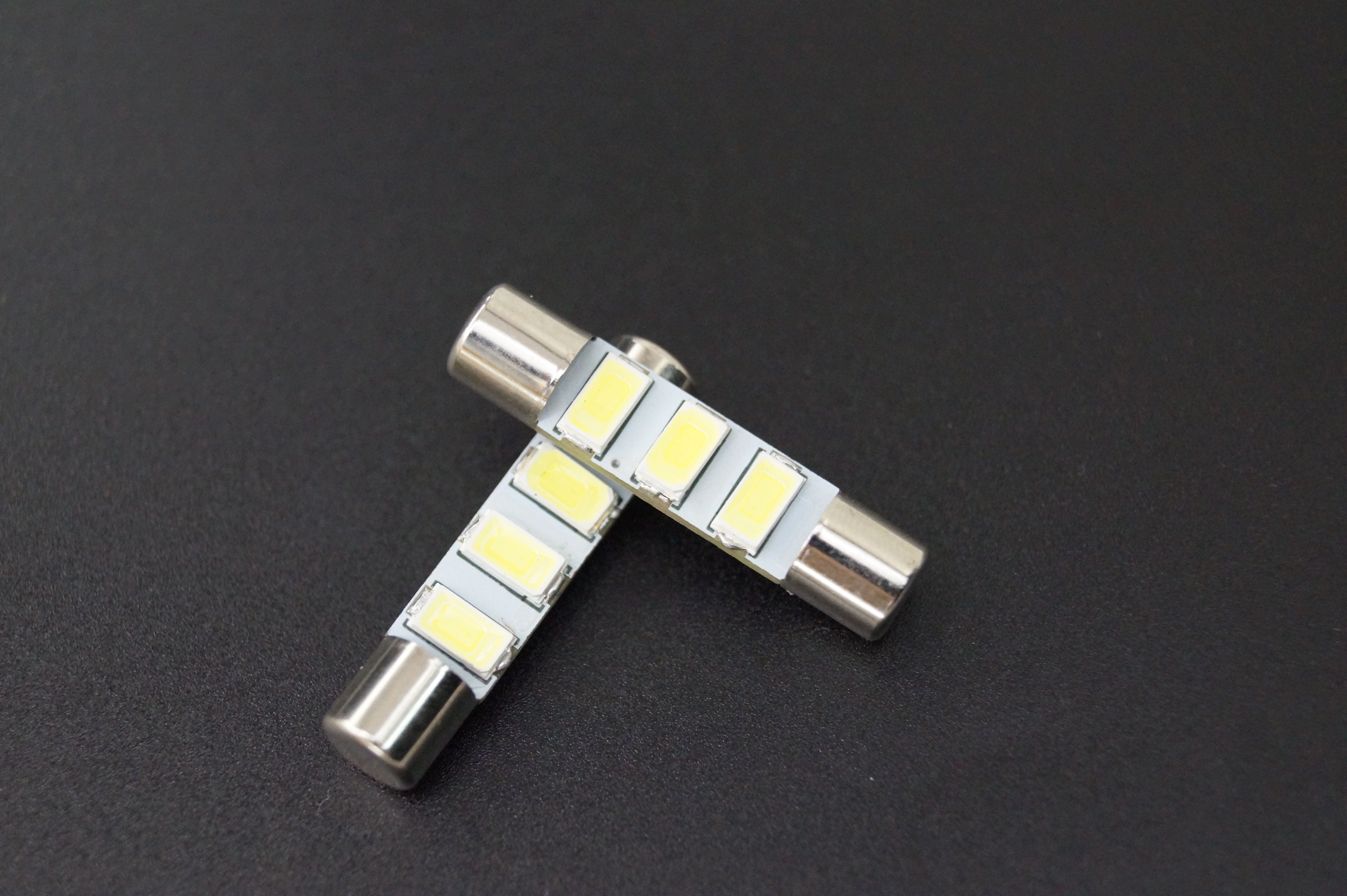 28 mm Bombilla de auto LED de luz festón extremadamente brillante